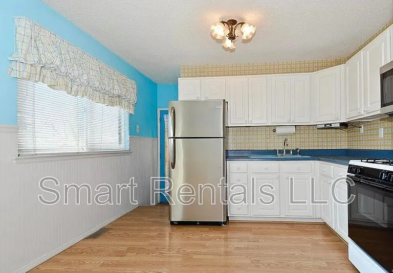 980 Manresa Ln — Photo 4