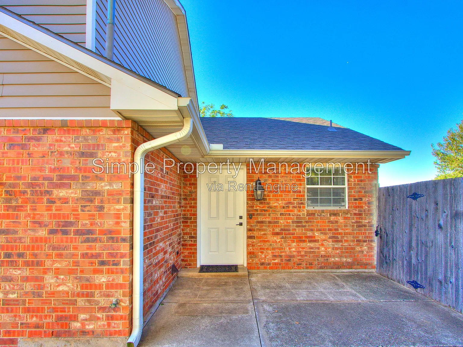 3 bed, 3.0 bath, 1330 sqft, $1,495 — Photo 2