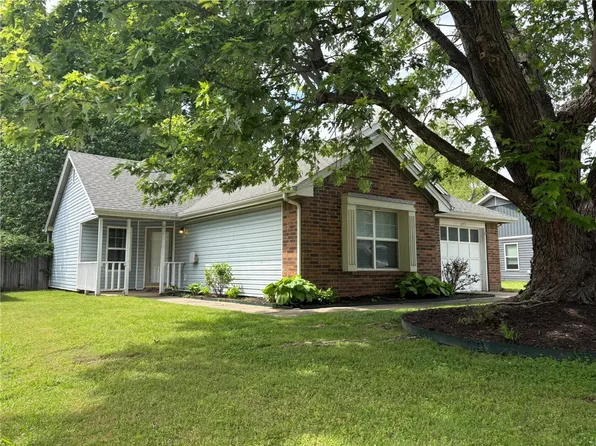 4053 N Cambray Dr, Fayetteville, AR 72703