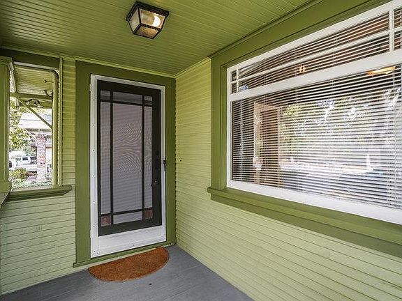 5th image of 376 Fuller Ave