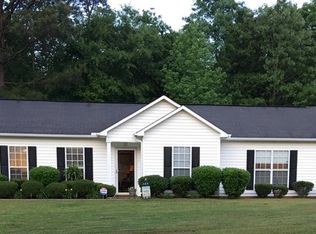 104 Hampton Green Dr, Lagrange, GA 30240