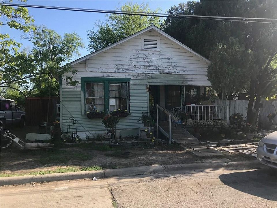 2nd image of 202 Jefferson St