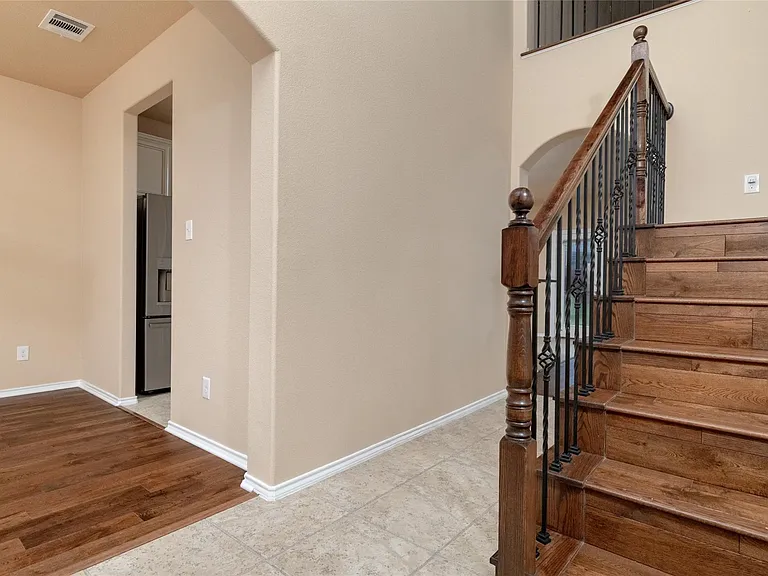 1009 Cheyenne Dr — Photo 9