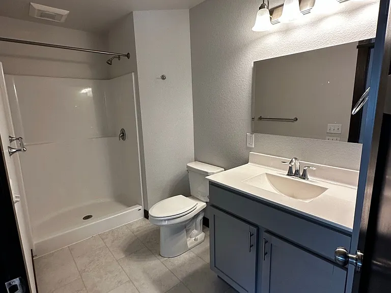 1648 Hong St — Photo 7