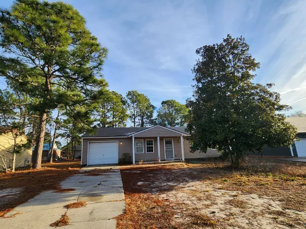 408 Sheila St, Hope Mills, NC 28348