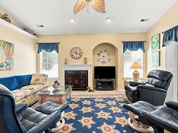 3rd image of 4054 Grousewood Dr.