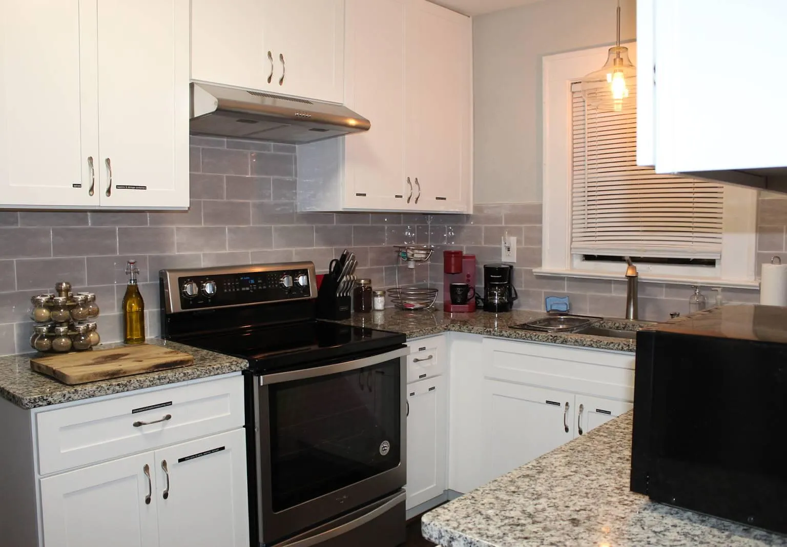1302 Clermont Ave — Photo 4