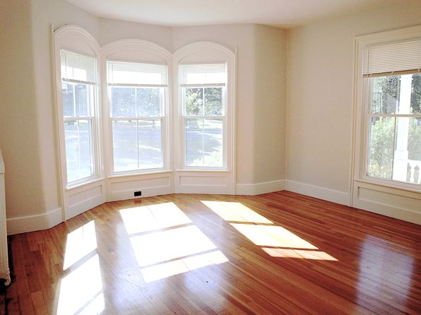 61 College St APT 1