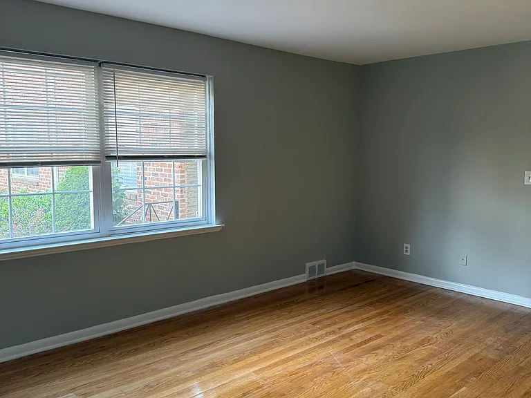 45 Morris Ave #18 — Photo 12