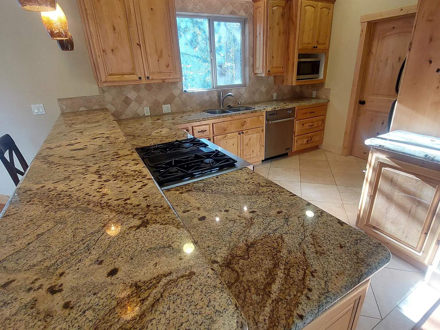 3 bed, 2.5 bath, 2154 sqft, $3,500 — Photo 4