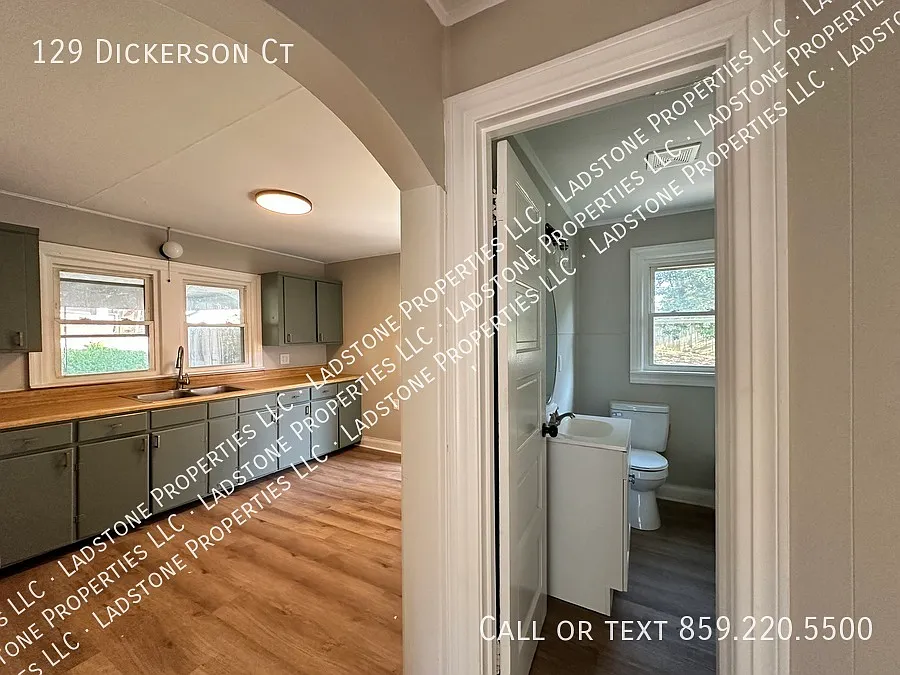 2-Bed 1-Bath + Fenced in yard + Car Port — Photo 4