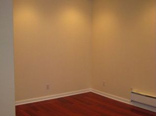 827 S 9th St, Philadelphia, PA 19147