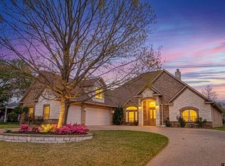 213 Winged Foot Dr, Lindale, TX 75771