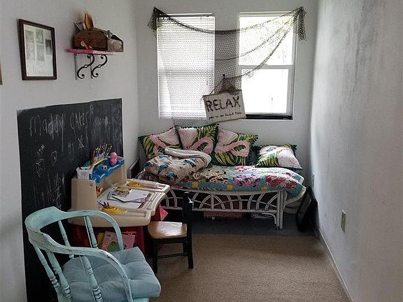 4th image of 1822 Blaine Ave