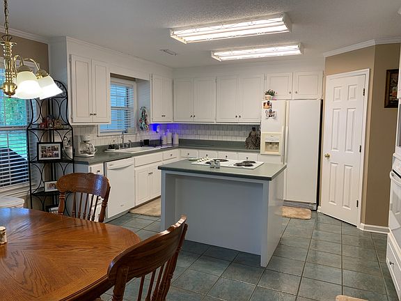4th image of 97 Hidden Springs Ct