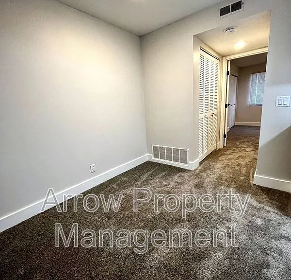 3629 N 60th St #14 — Photo 2