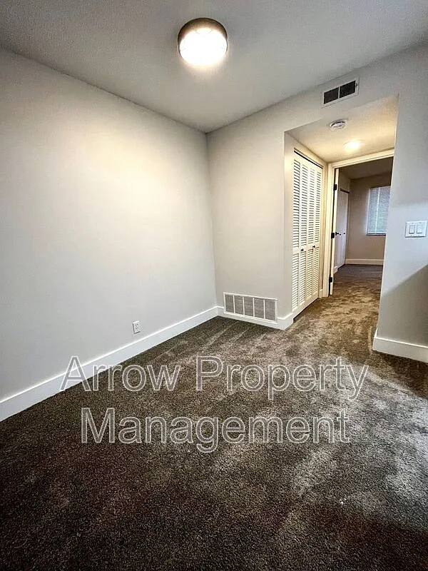 Building Photo - 3629 N 60th St #14