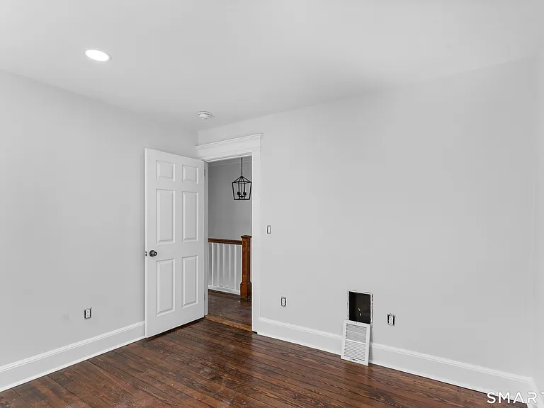 366 Remington St — Photo 12