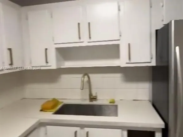 15225 NE 6th Ave APT B310, Miami, FL 33162