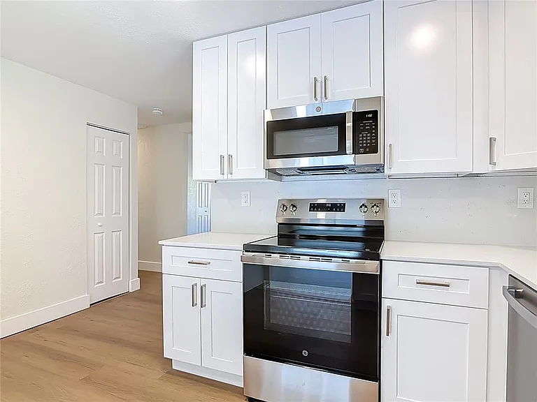 1415 Frances Dr — Photo 10