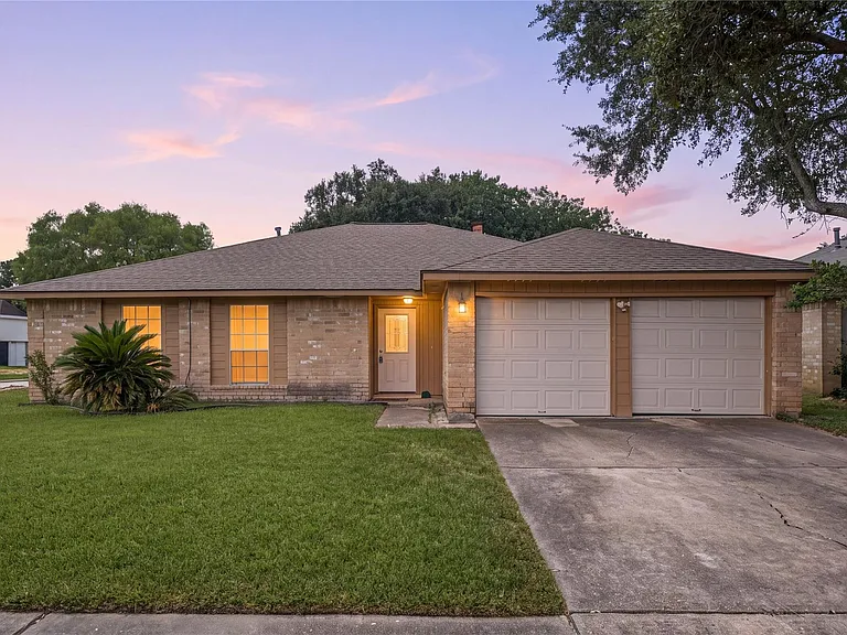 2603 Hollymist Dr — Photo 1