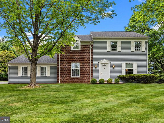 2nd image of 46 Windy Knoll Dr