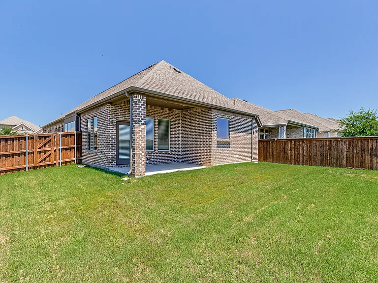 9504 Longhorn Ln — Photo 25