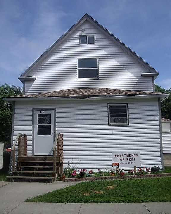 2nd image of 117 S Sargent Ave