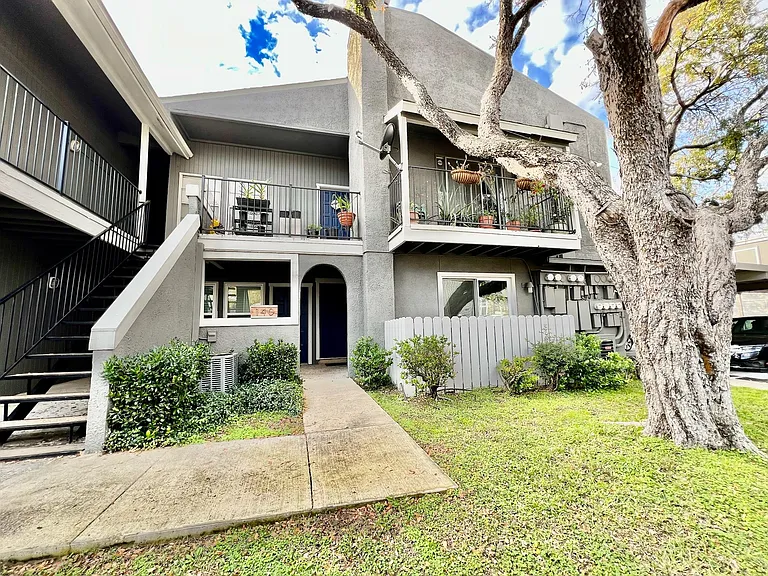 Building (first-floor condo)