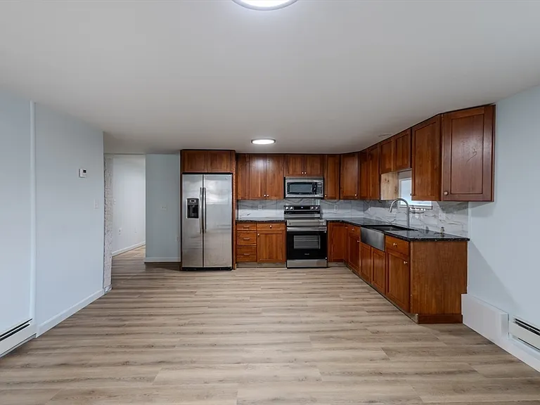 53 Berkley St #B — Photo 6