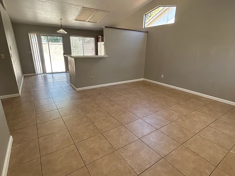 661 Waddell Way — Photo 6