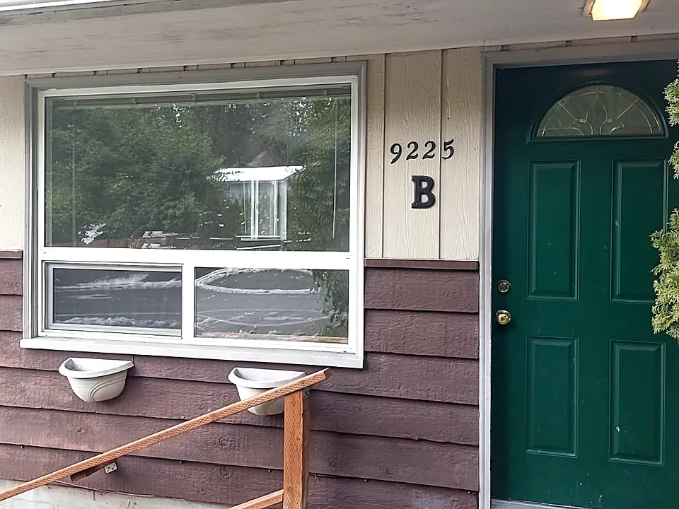 9225 166th Ave NE