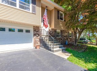 10 Daniel St, Rensselaer, NY 12144