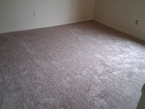 4th image of 6001 Hill Dale Ct