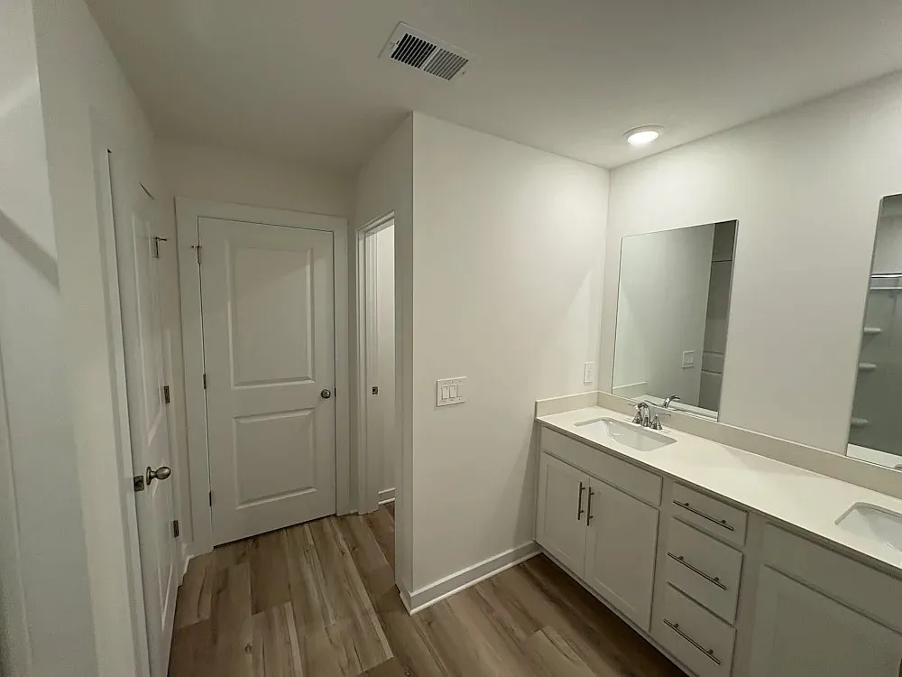 4 bed, 2.5 bath, 2479 sqft, $1,947 — Photo 4