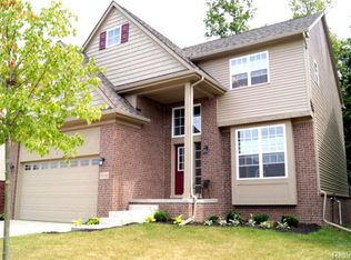 51183 Luke Ln, Novi, MI 48374