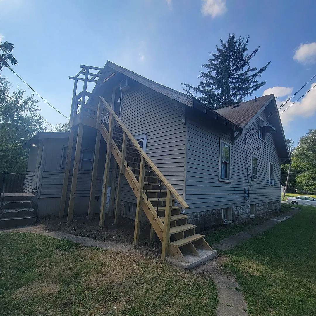 915 High Street — Photo 1