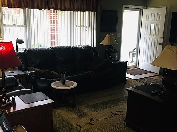 5th image of 414 Lincoln Ln