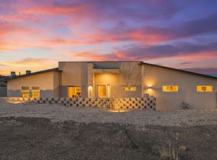 1540 Hillside Dr, Los Lunas, NM 87031