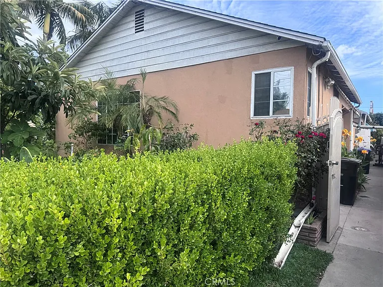 9832 Beach St — Photo 33