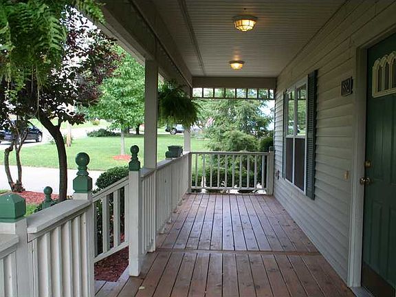 2nd image of 882 E Clover Dr