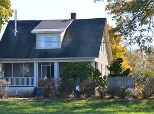 20 Old Farms Rd, Hatfield, MA 01038