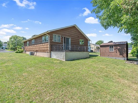 3rd image of 224 Kenwick Dr