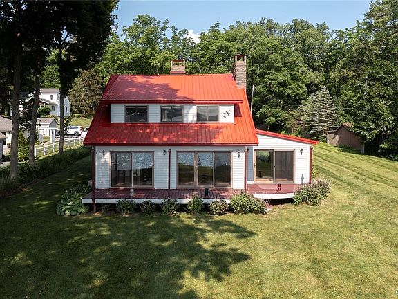 3rd image of 2761 E Lake Rd