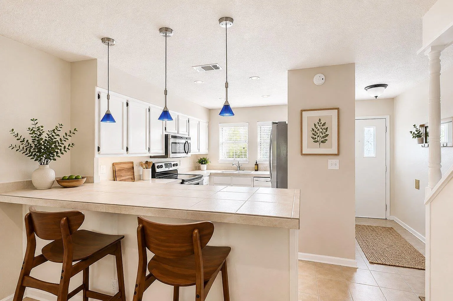 2 bed, 2.0 bath, 1002 sqft, $2,650 — Photo 3