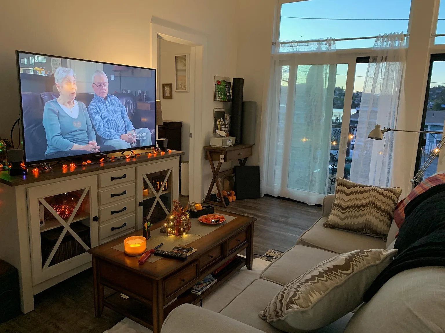 2 bed, 750 sqft, $3,495 — Photo 1