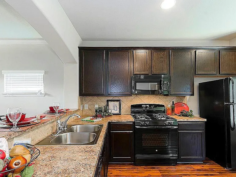 61 Woodland Hills Dr #B — Photo 4