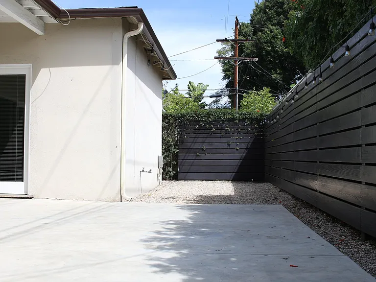 11336 Montana Ave — Photo 3