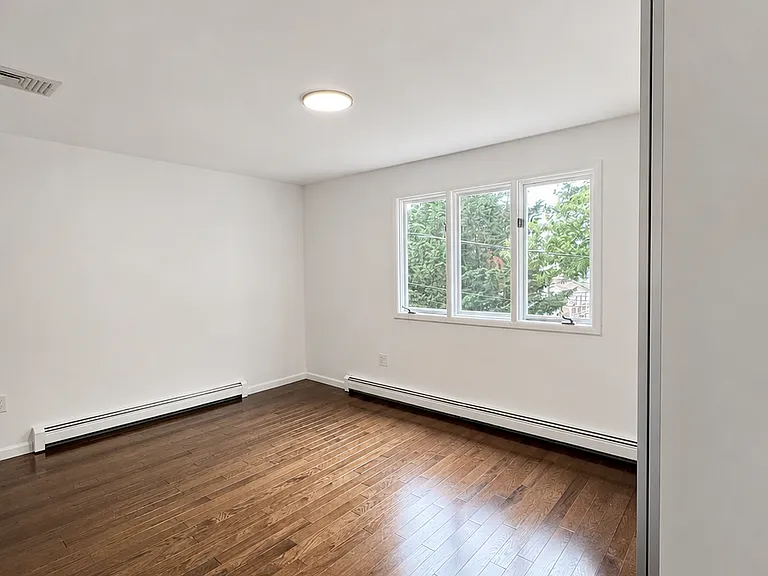 355 Great Kills Rd #2 — Photo 3