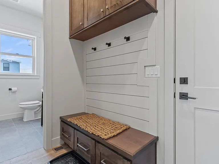 6537 Silver Creek Dr — Photo 25